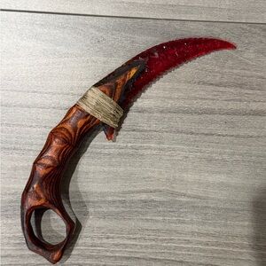 Flint knapped karambit with custom wooden handle
